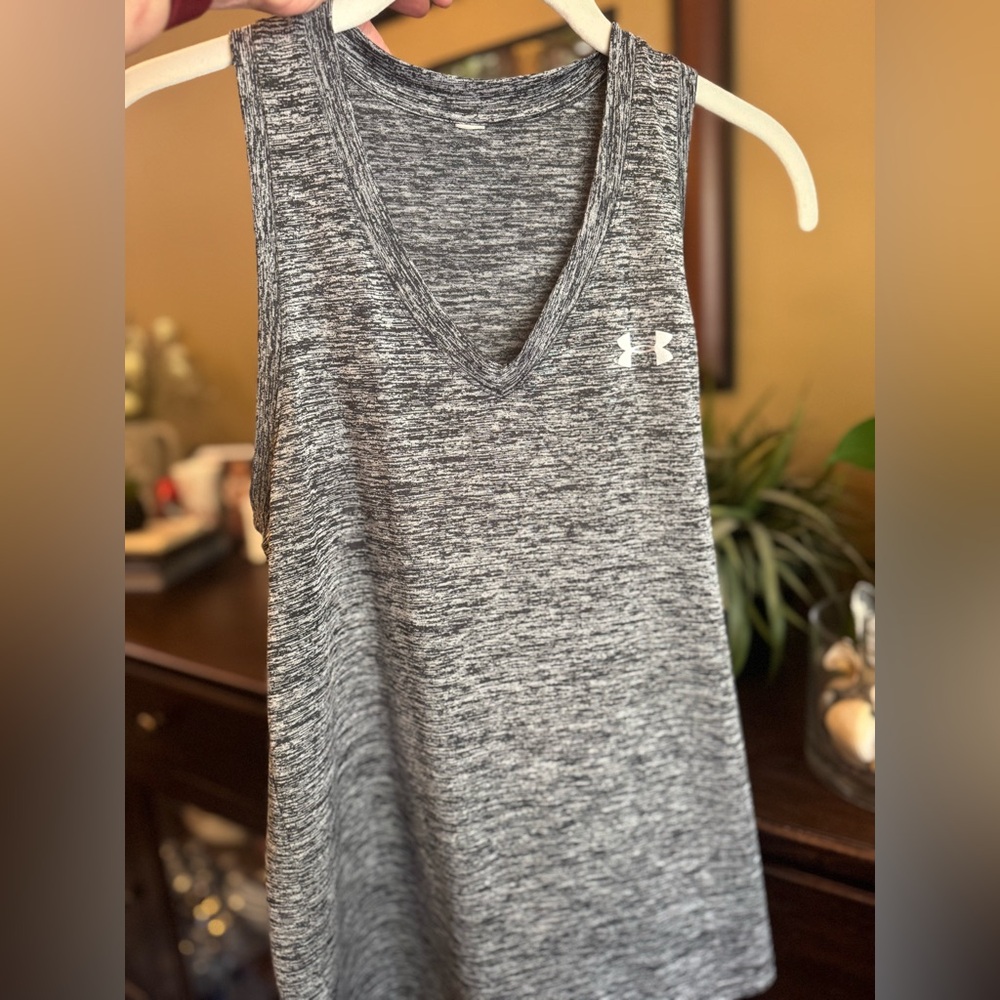 Under Armour v neck tank